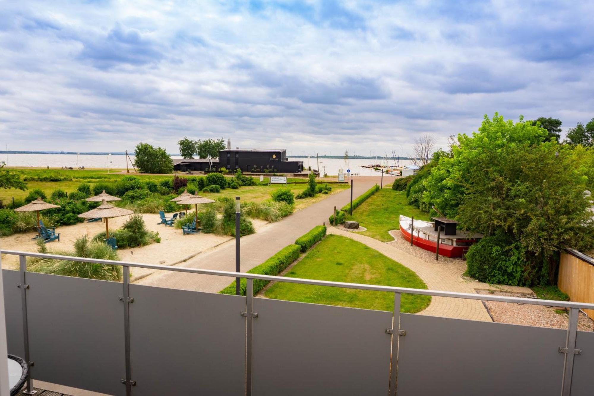 Haus Strandglueck - Urlaub Mit Blick Auf Den Duemmer See Apartment Lembruch Exterior photo